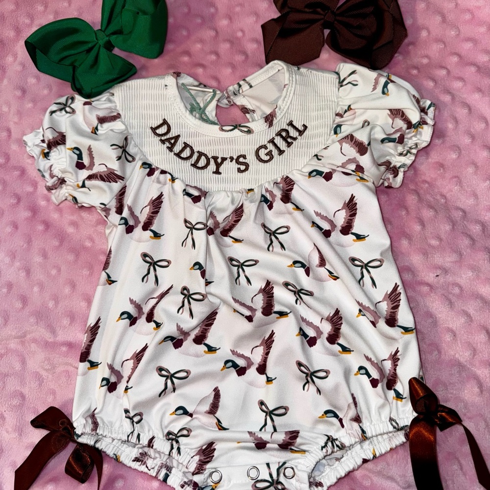 Daddy's Girl White Baby Bodysuit with Duck & Bow Print